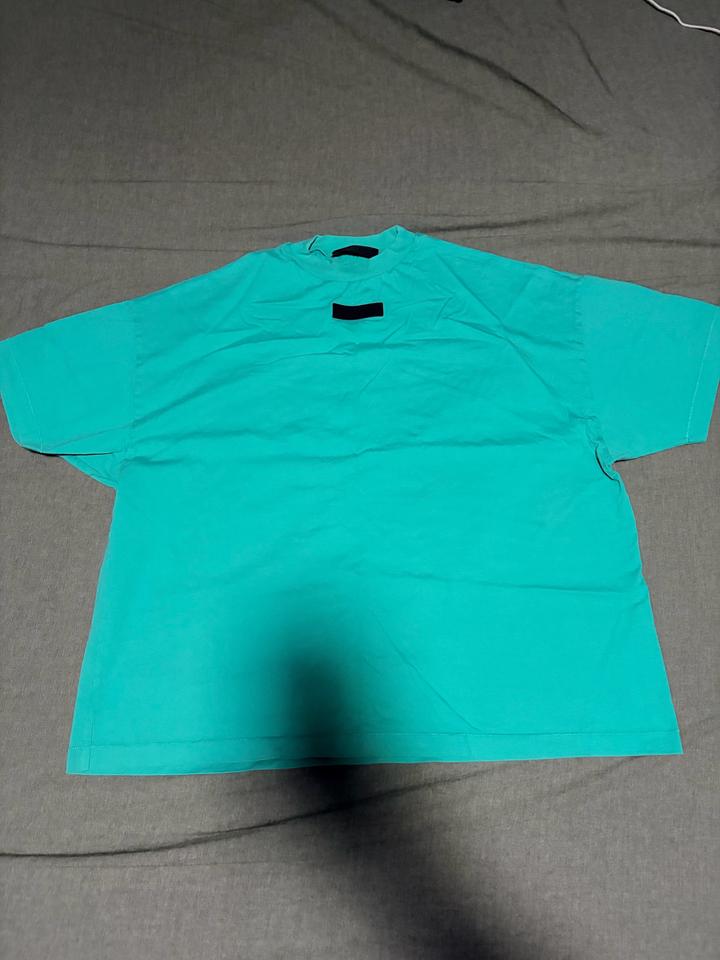 Футболка Fear of god essentials