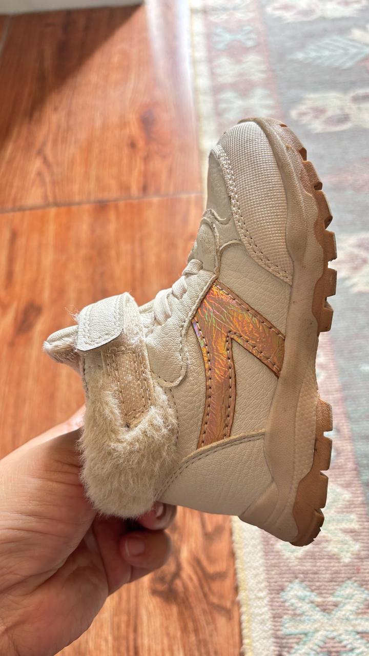 Ботинка детская 24 рр