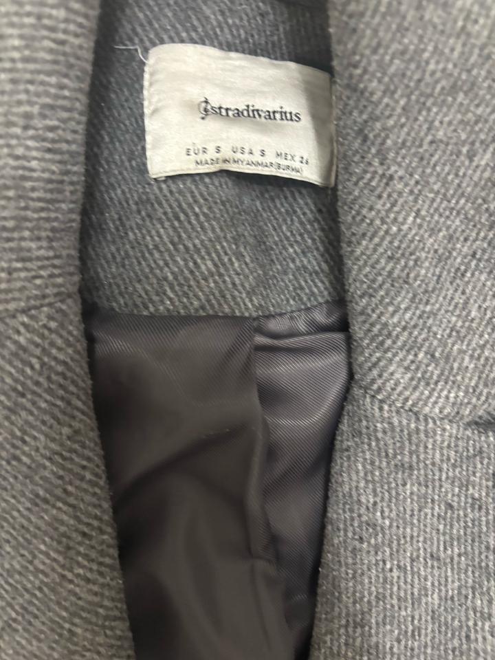 Пальто Stradivarius