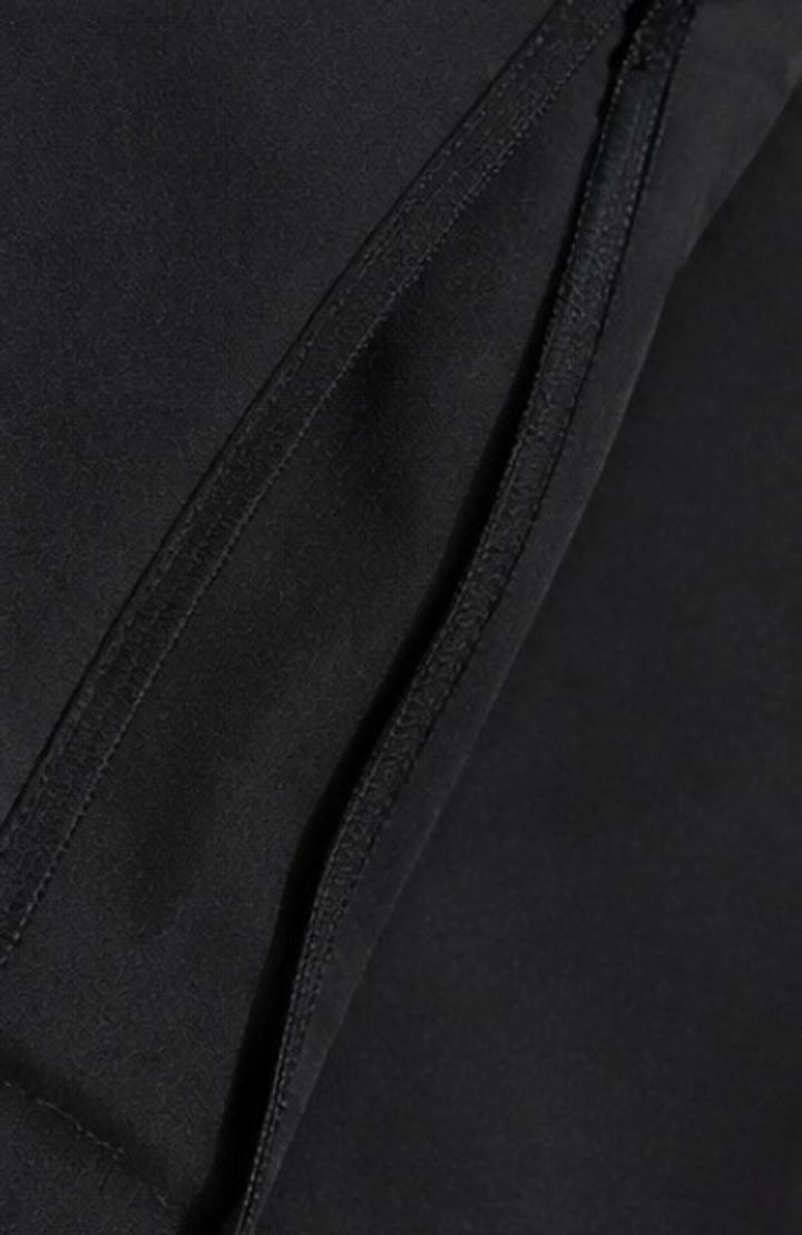 мини черное платье от stradivarius