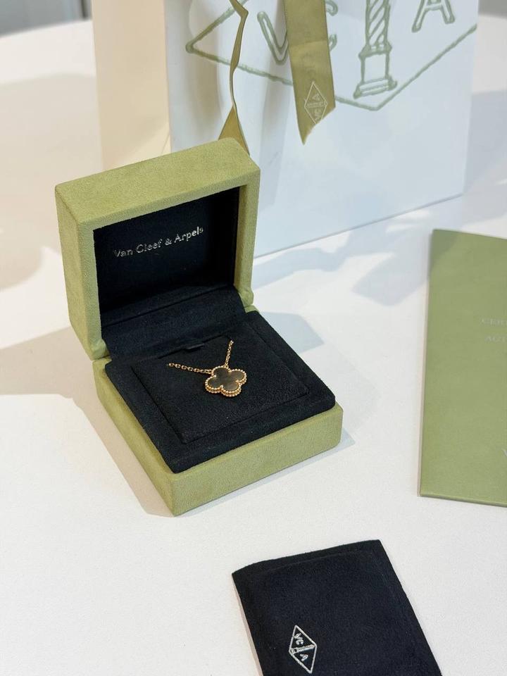 Van Cleef & Arpels подвеска