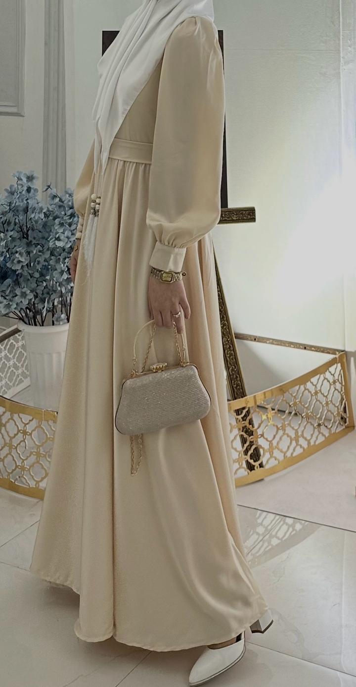 Атласное платье