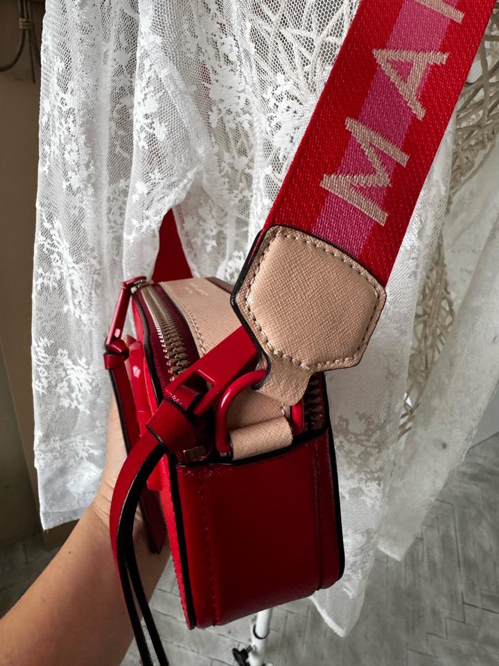 Сумка Marc Jacobs Snapshot — statement в красном