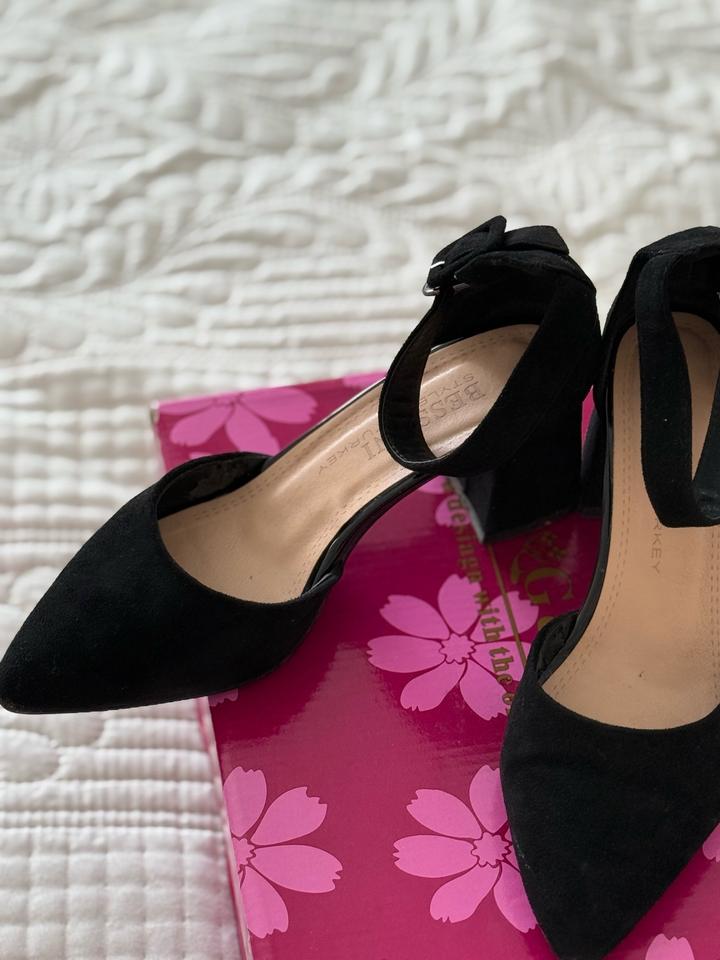 Черные замшевые туфли