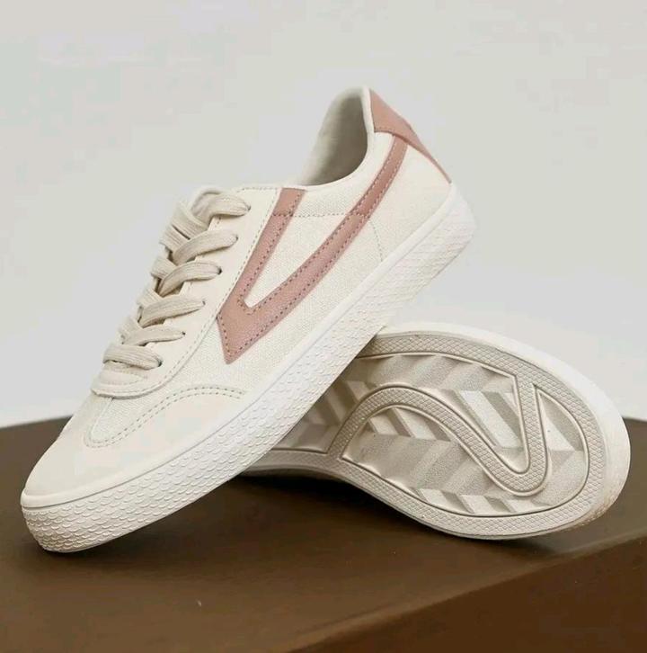 Продам новые кеды