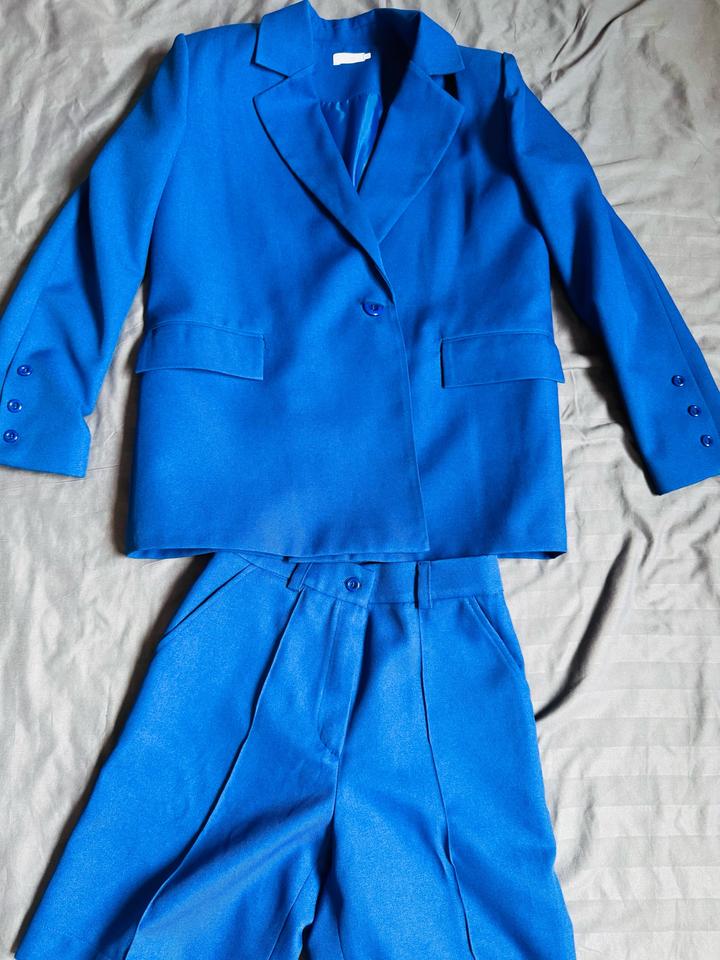 Костюм и шорты