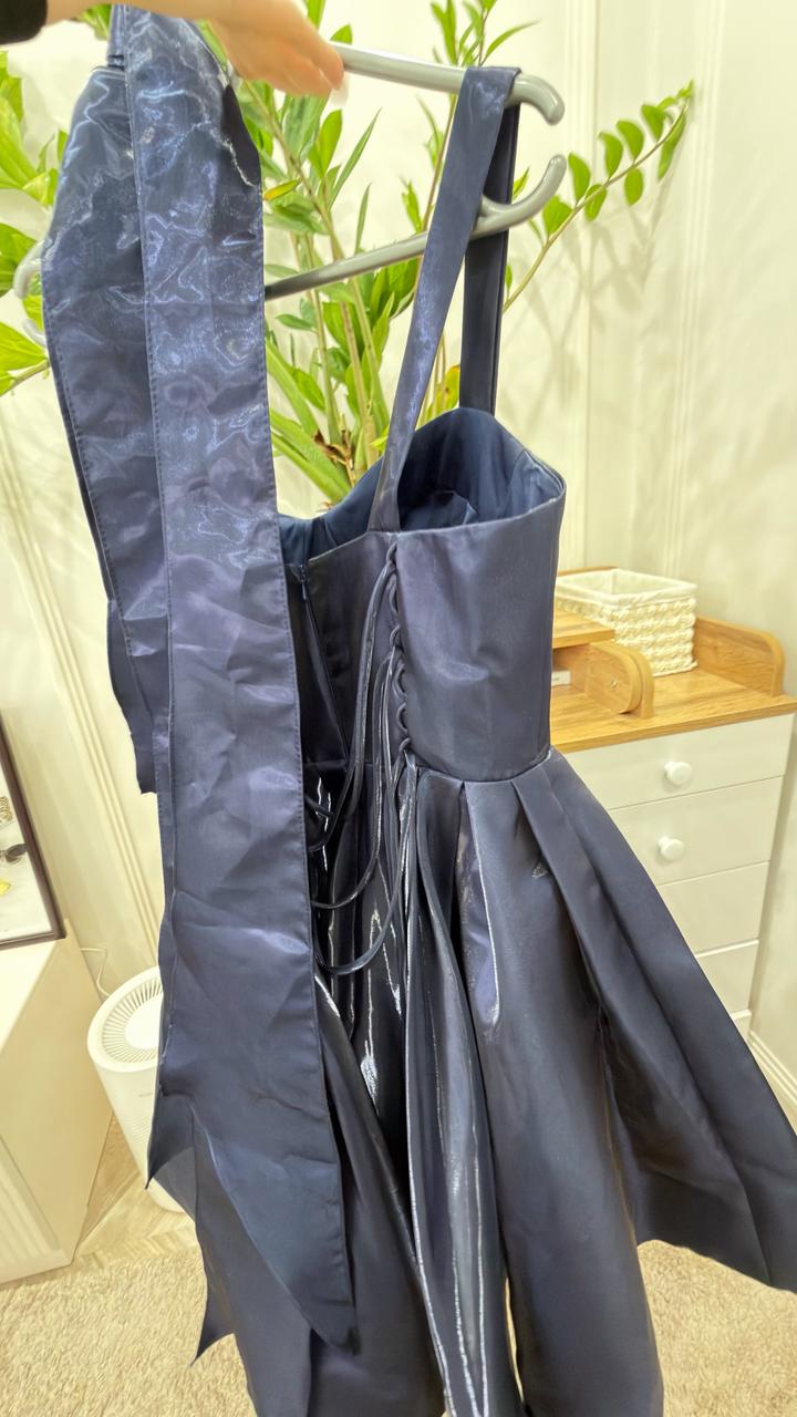 Темно-синее платье