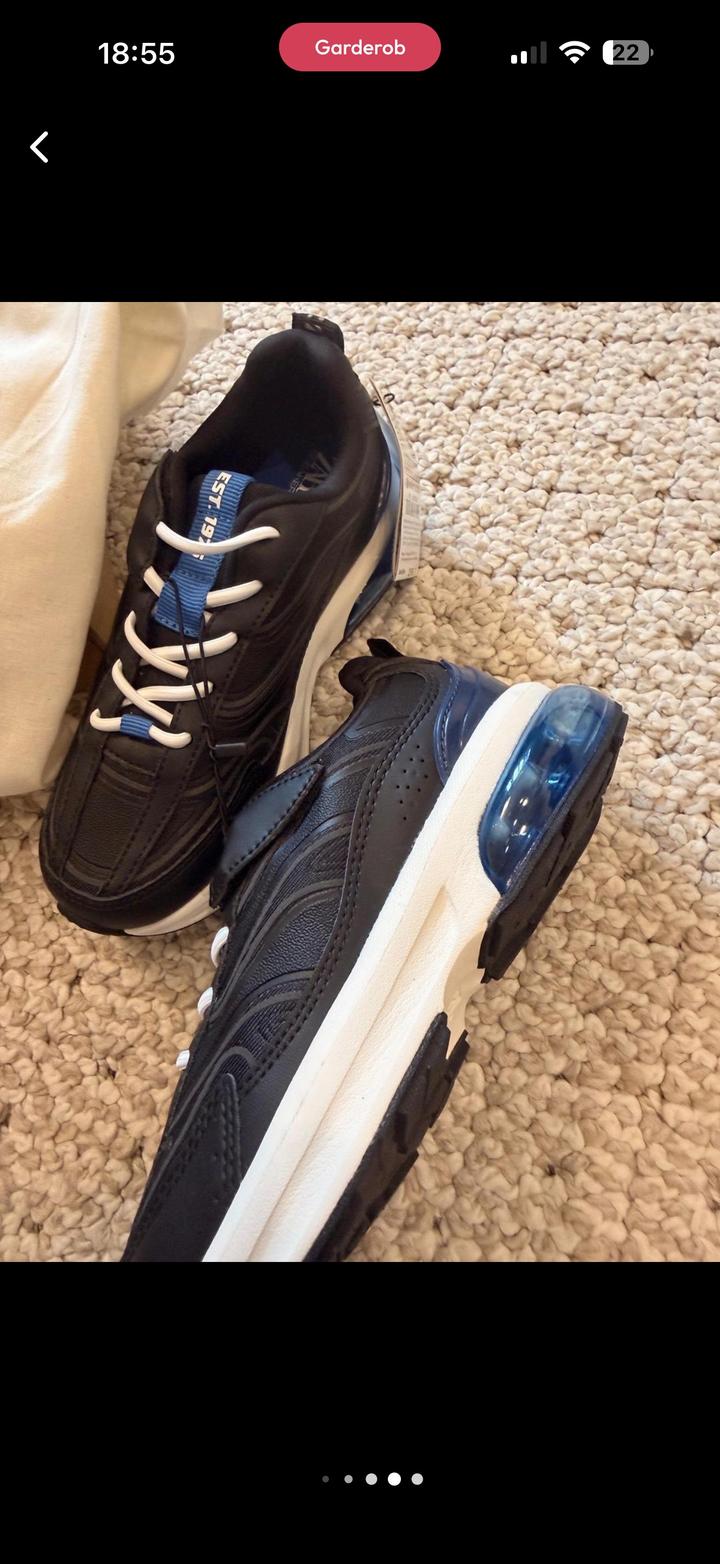 Продам кроссовки детские Zara