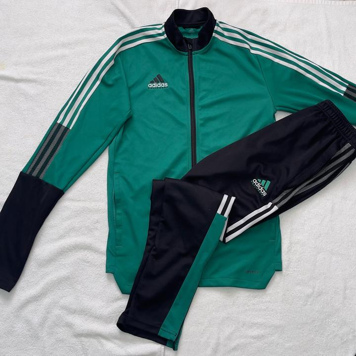 Спортивный костюм Adidas