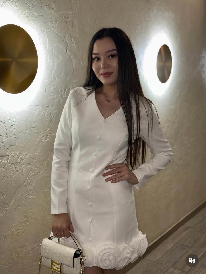 Белое платье