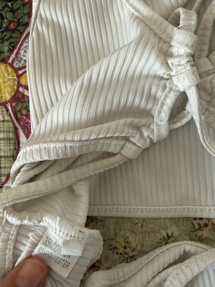 3 Кроп-топа и 1 жилетка