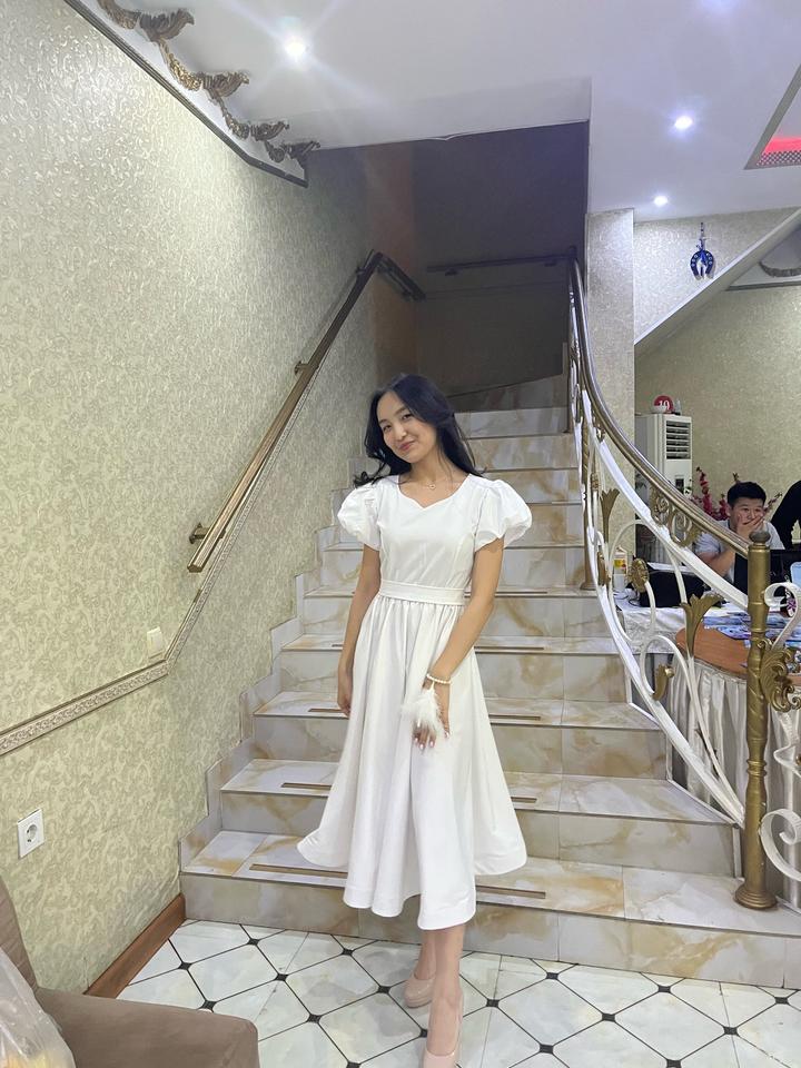 Платье миди длины