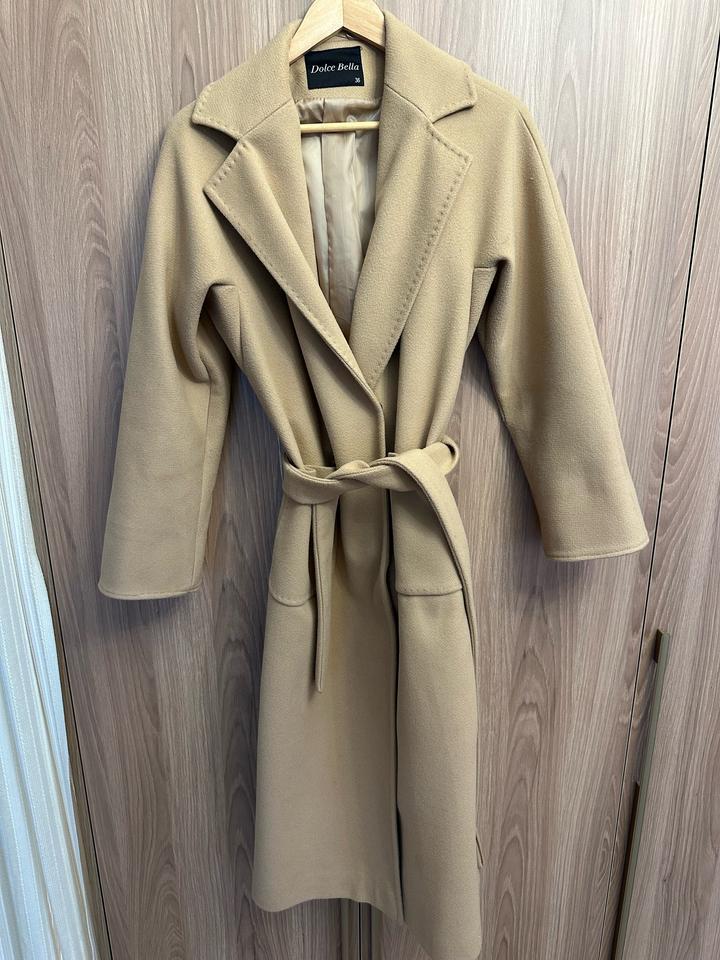 Бежевое пальто турецкого бренда