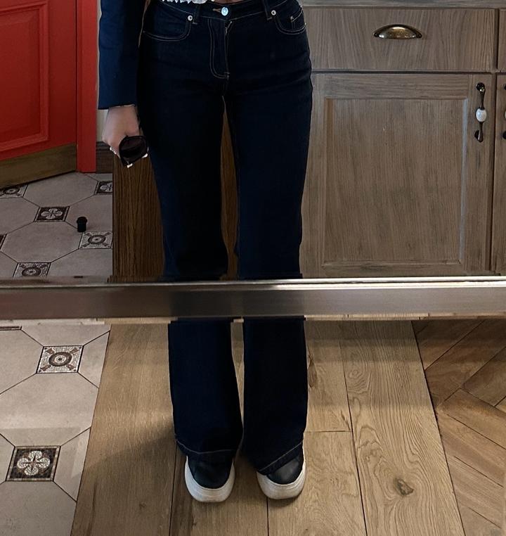 Джинсы клеш Mango