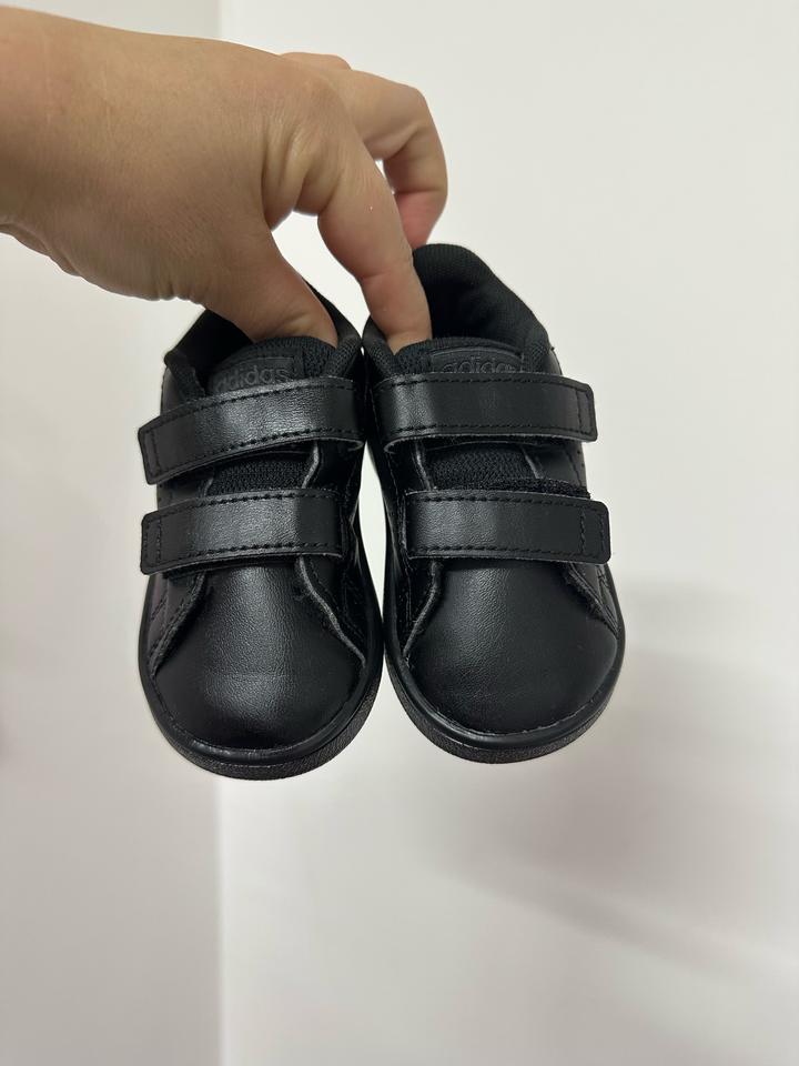 Кроссовки Adidas