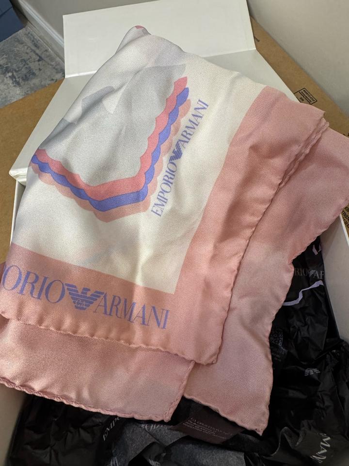 Продам платок Armani