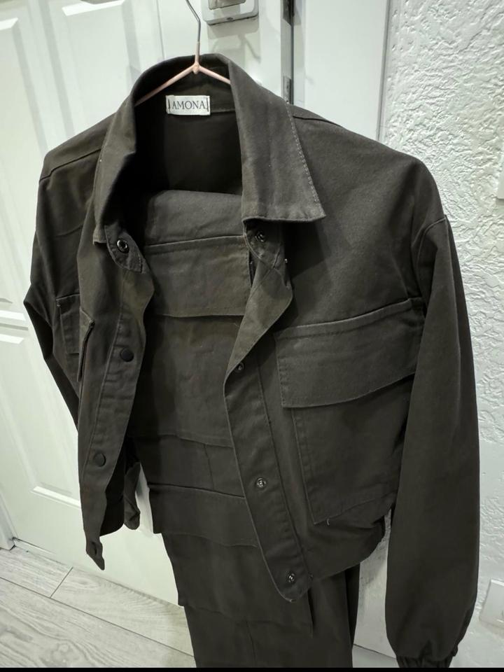 Amona костюм двойка брюки карго