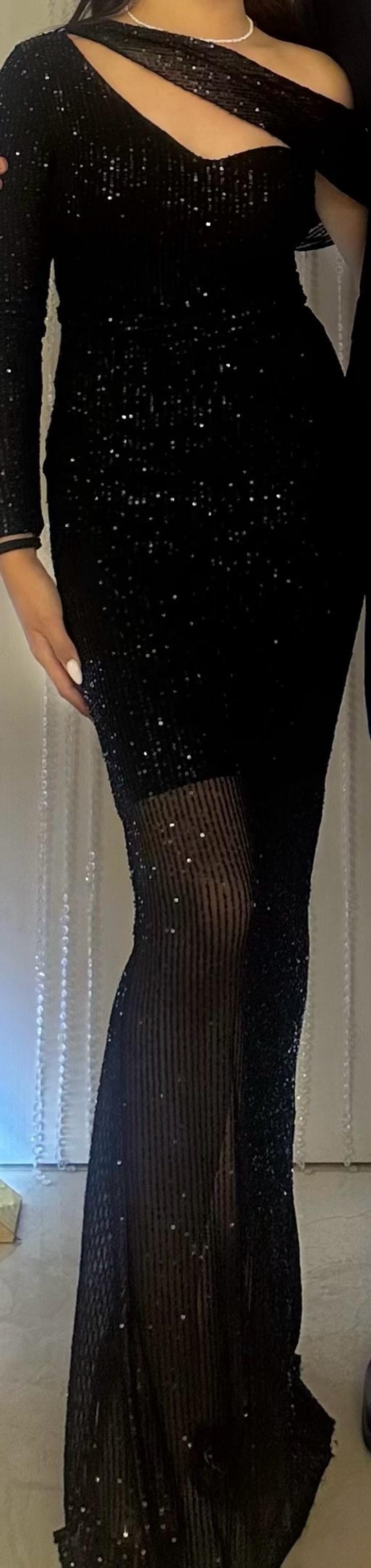 Черное платье