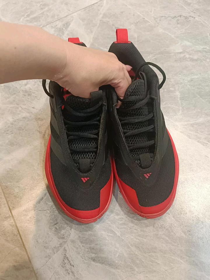 Кроссовки Adidas UK6 - 38 размер.