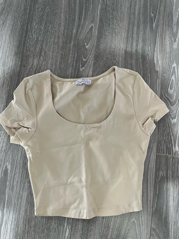 Бежевый топ