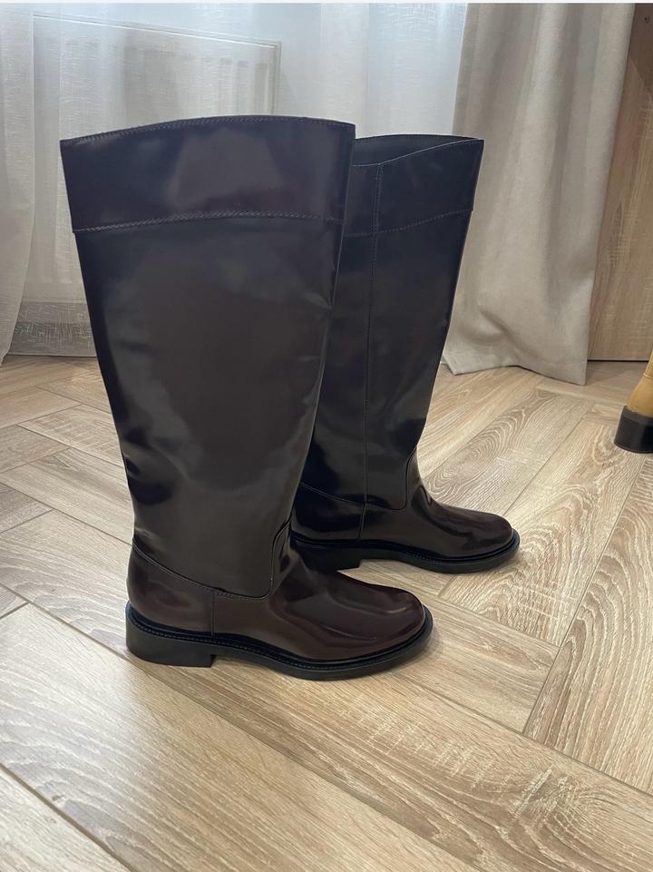 Сапоги цвета бургунди Zara