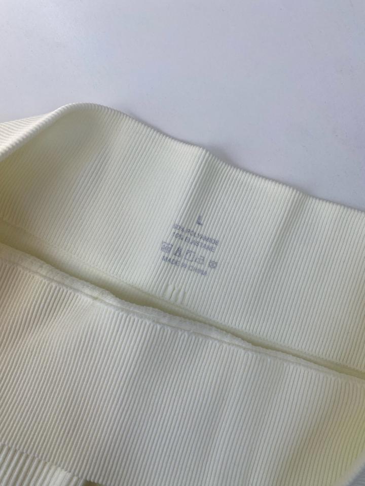 Утягивающие спортивные шорты