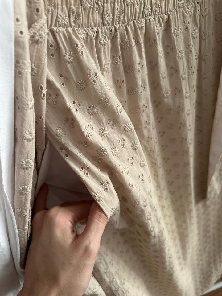 Костюм вышитый