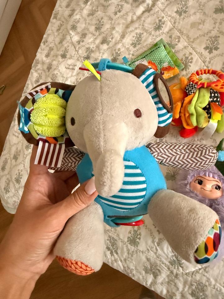 Игрушки погремушки