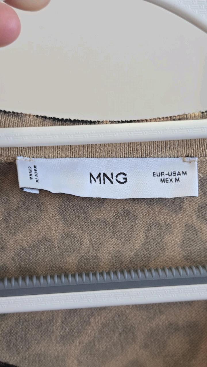 Теплая кофта от MANGO