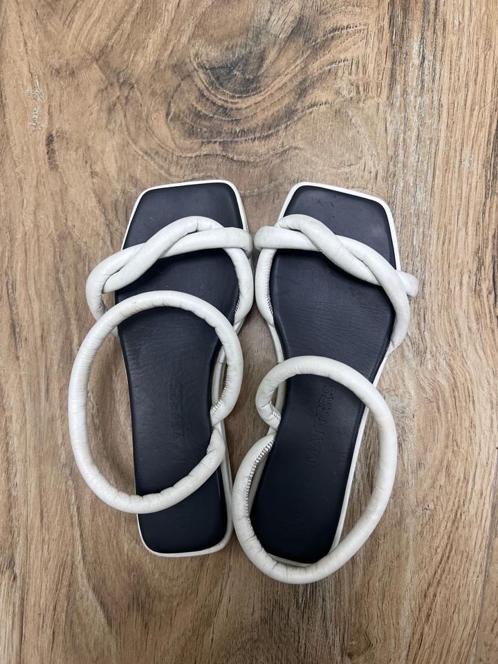 Очень красивые босоножки!