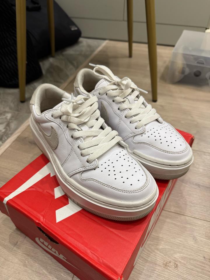 Кроссовки женские Найк