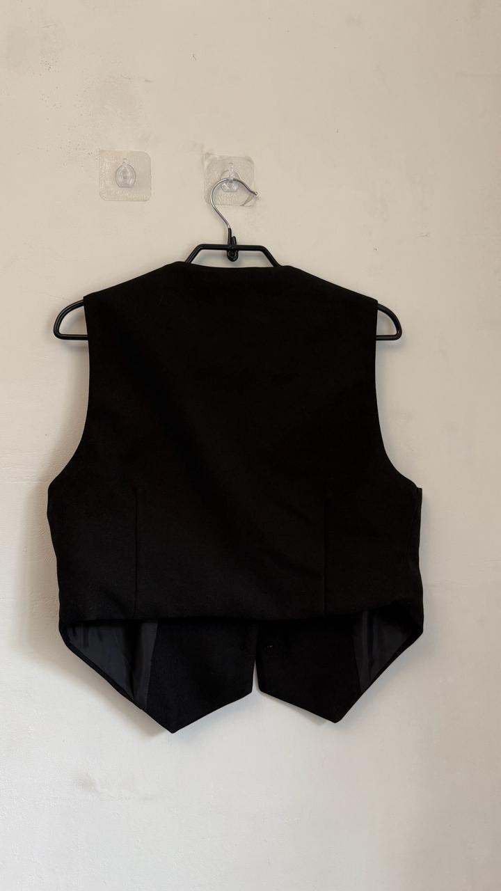 Укорочена жилетка