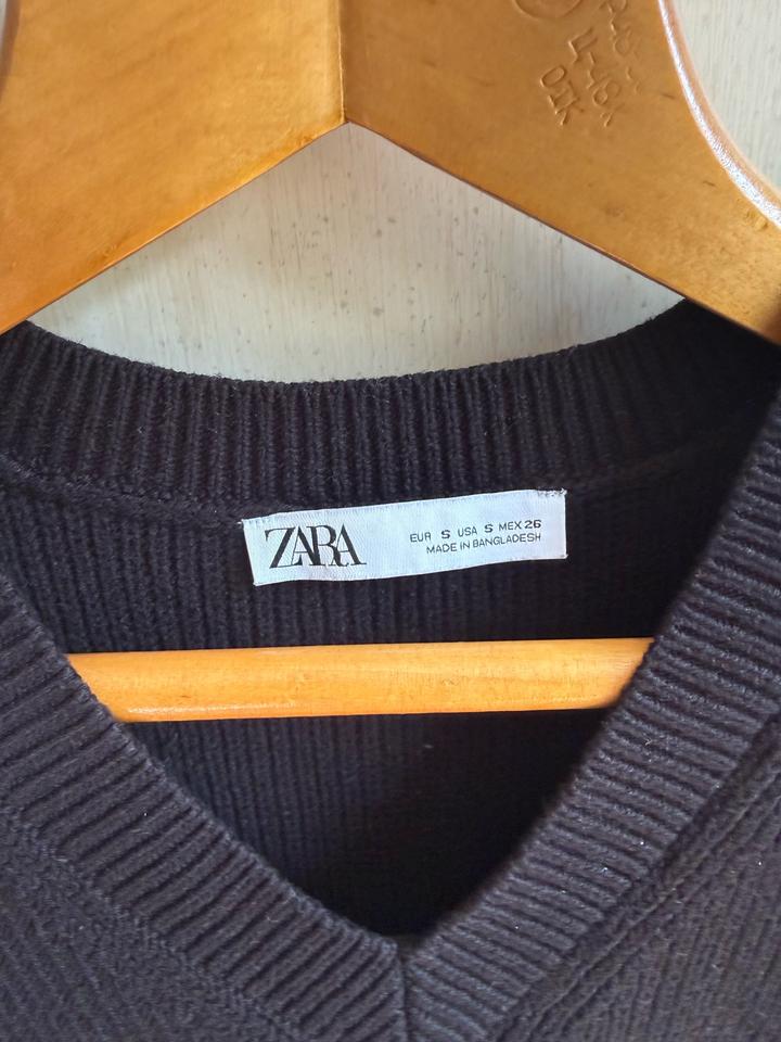 Черный жилет Zara