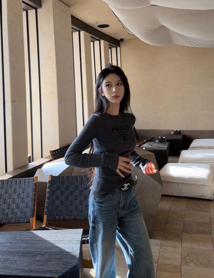 Лонгслив новый с бирками под Prada 1:1