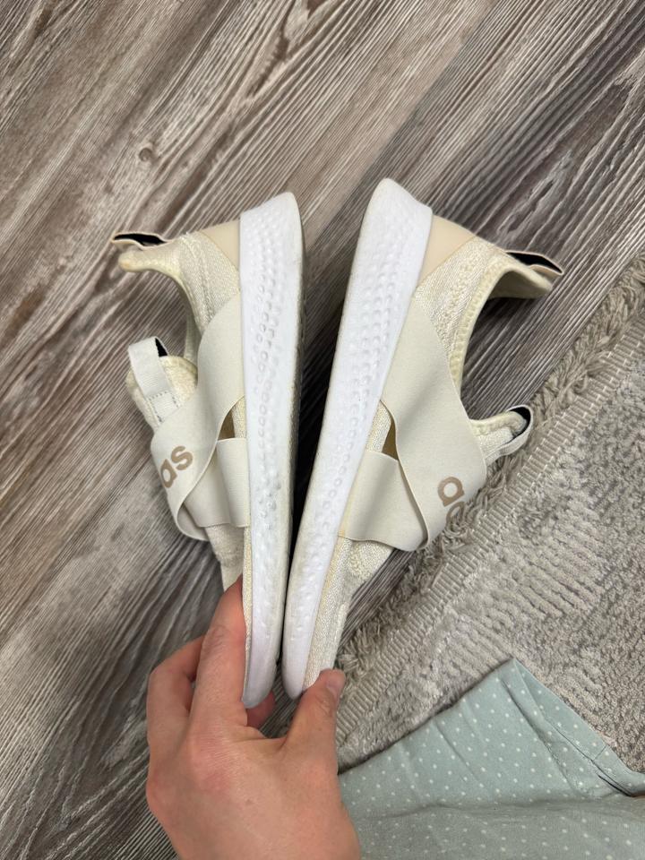 Кроссовки Adidas