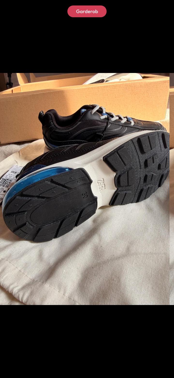 Продам кроссовки детские Zara