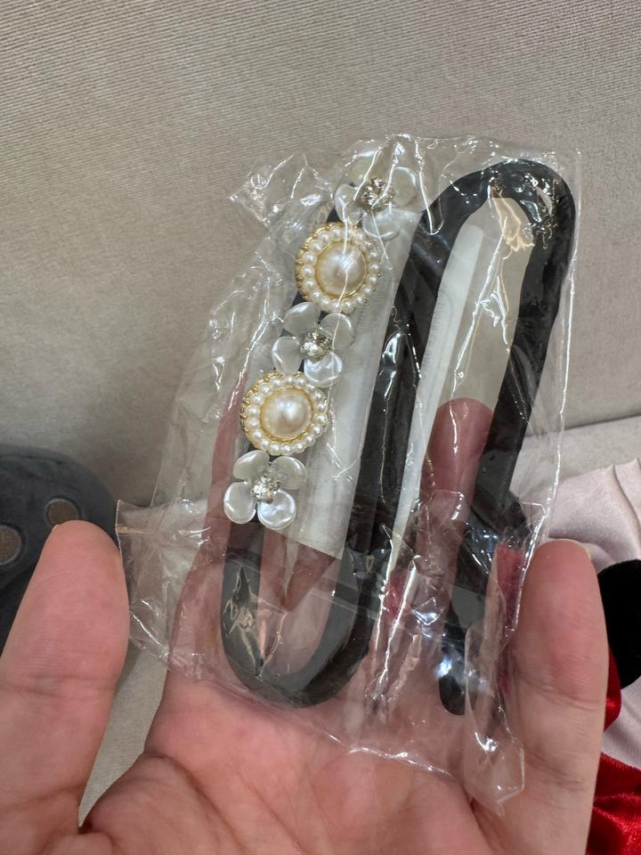 2 заколки и резинка