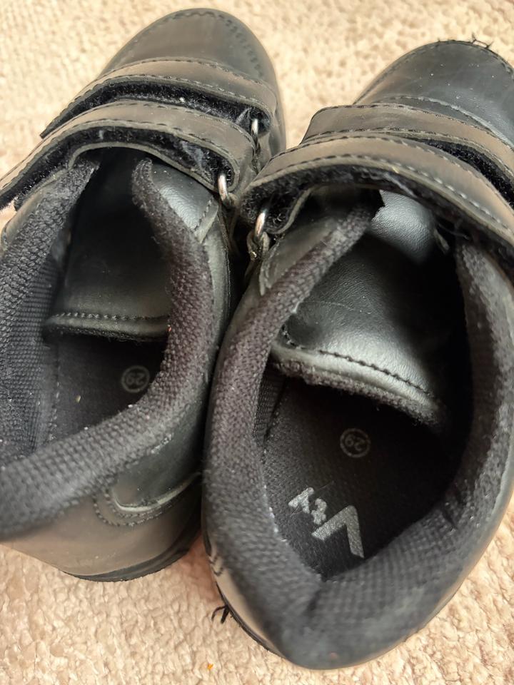 Детские ботинки