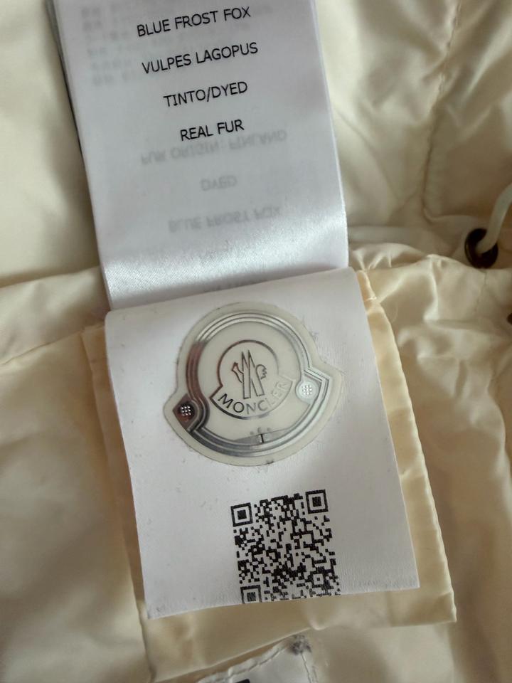 Детский пуховик Moncler Enfant