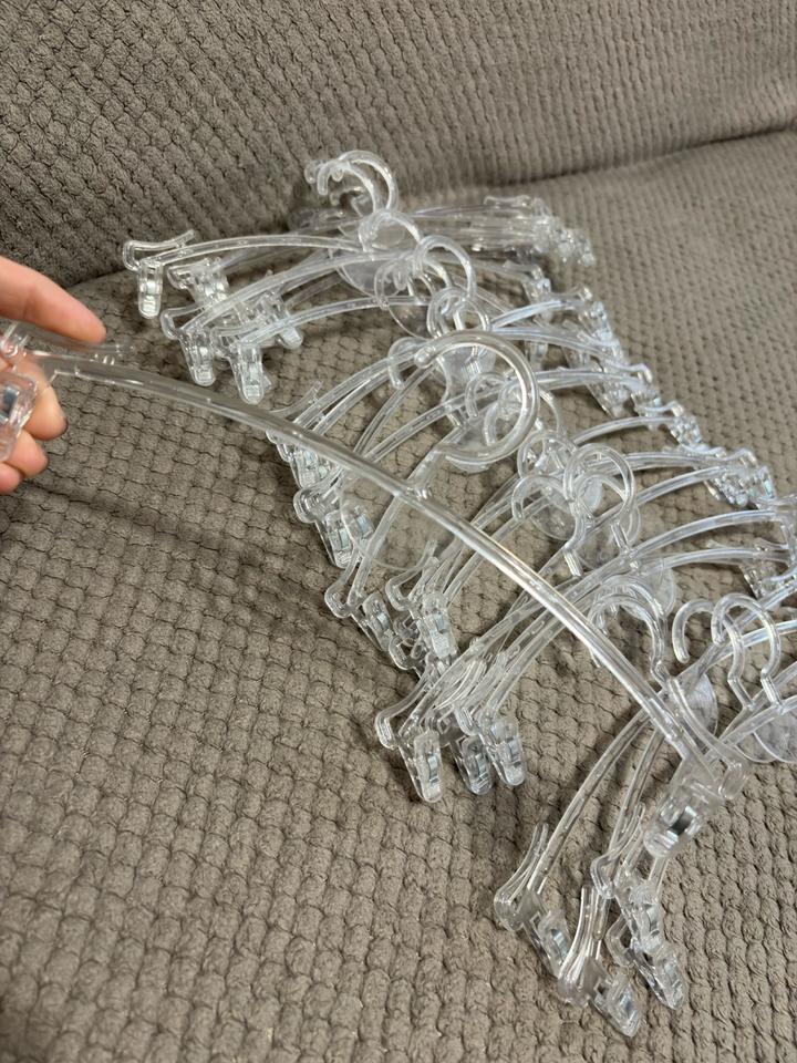 Вешалки для нижнего белья.