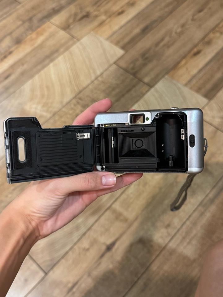 Samsung Fino 15DLX Quartz Date плёночный фотоаппарат