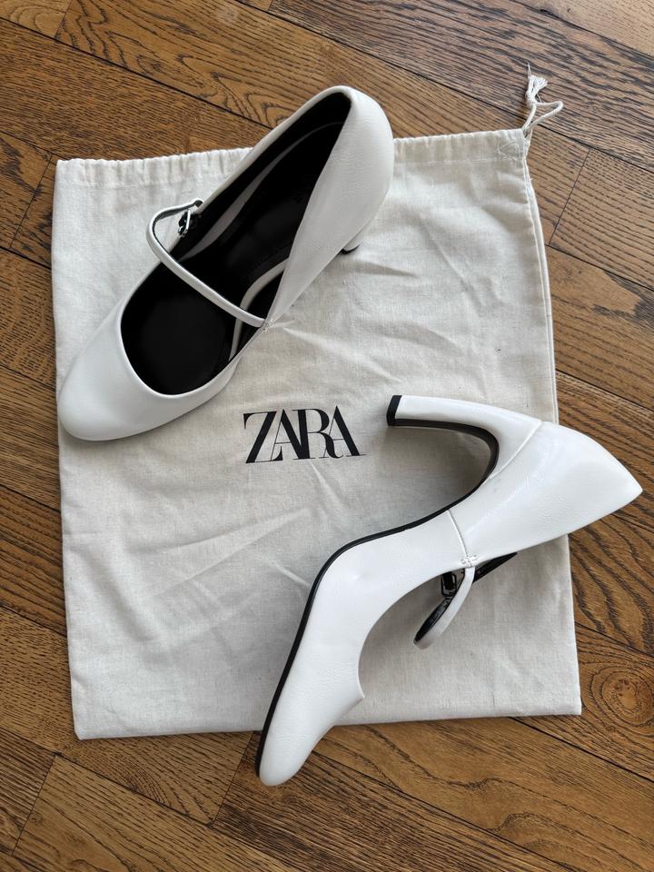 Туфли на изогнутом каблуке Zara