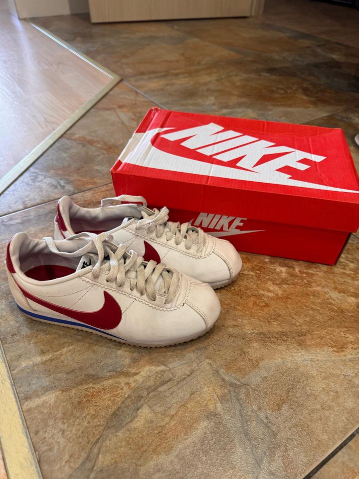 Кроссовки Nike