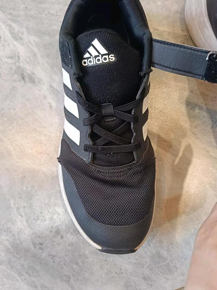Кроссовки Adidas оригинал 38 р
