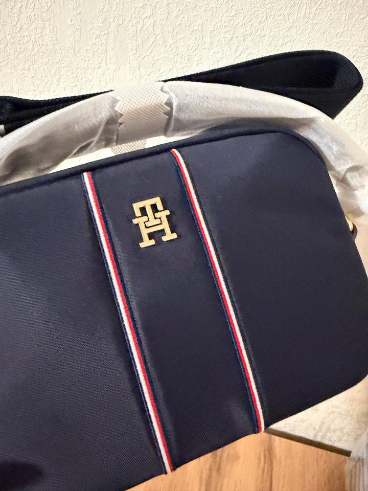 Сумка Tommy Hilfiger