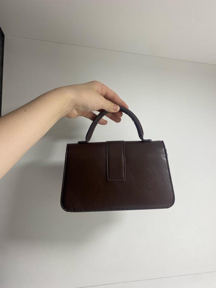 Коричневая сумочка