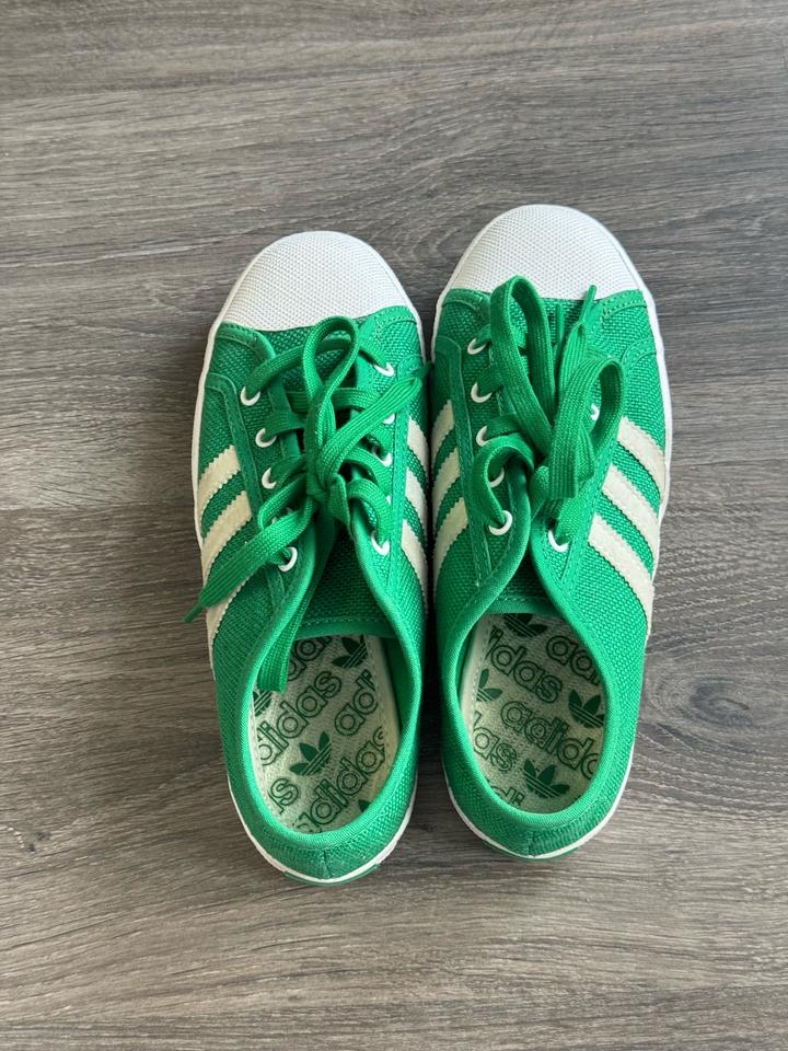 Кроссовки adidas