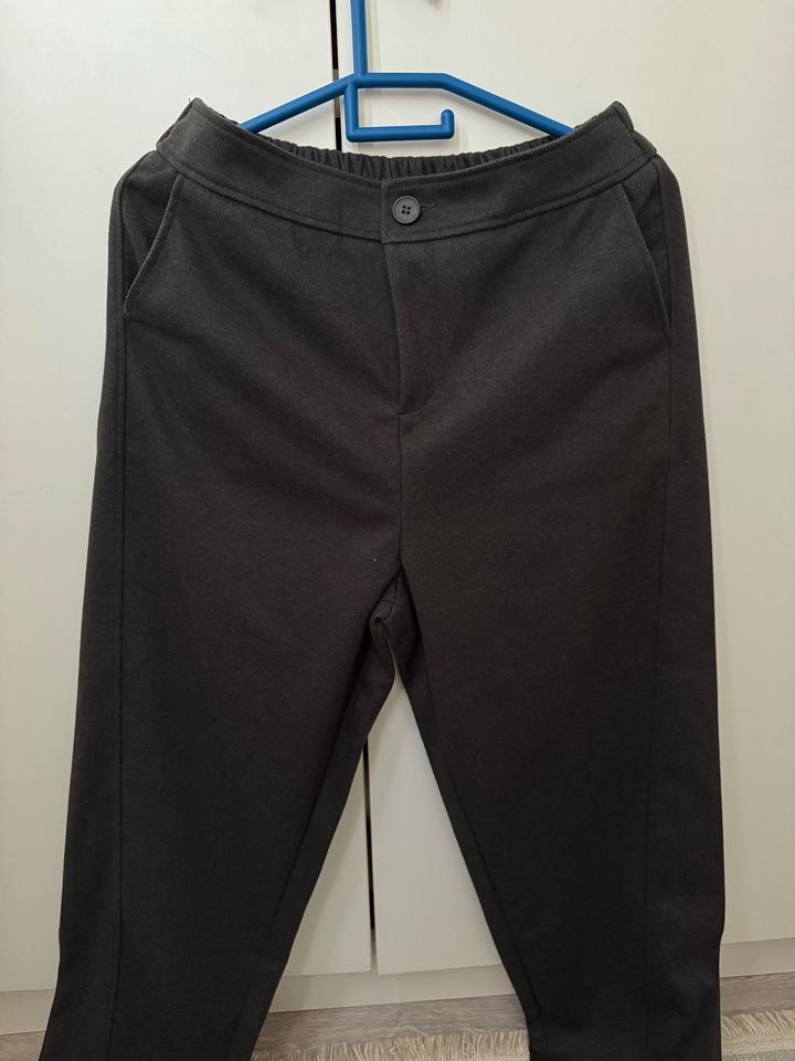 Серые брюки