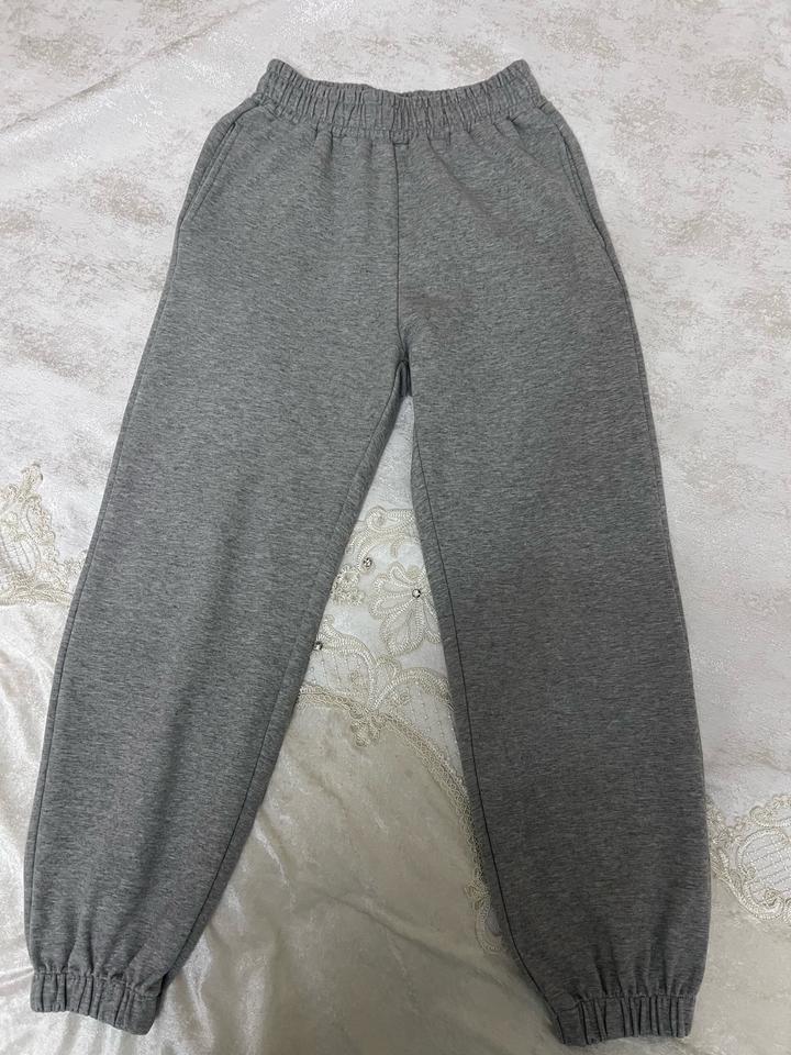 Двойка серая