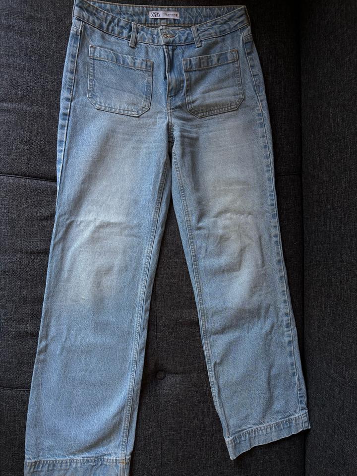 Джинсы Zara
